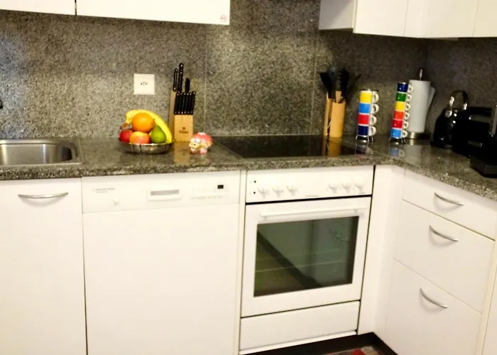 Casa Al - Lakefront Two-storey On Promenade