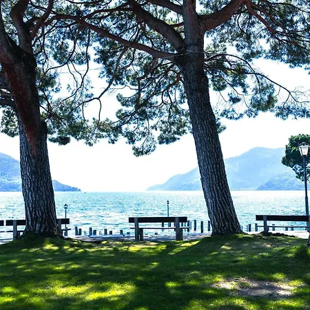 Apartment Casa Al - Lakefront Two-storey On Promenade Brissago TI