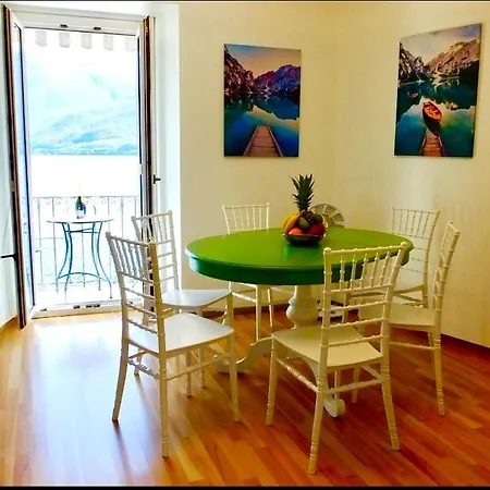 Casa Al - Lakefront Two-storey On Promenade Apartment