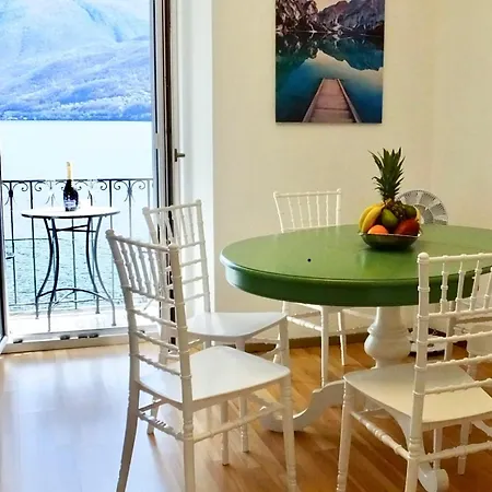 Casa Al - Lakefront Two-storey On Promenade Brissago TI
